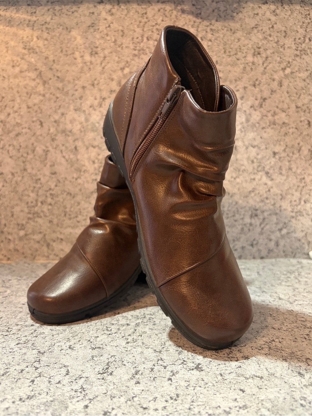 Easy Street Women's Brown Slouch Ankle Boots. Ruched Comfort Side Zip. Size 8N